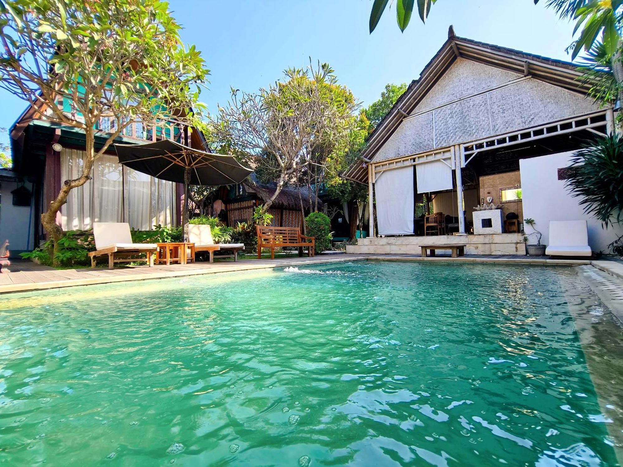 Bed and Breakfast Panda Lumbung Санур Экстерьер фото
