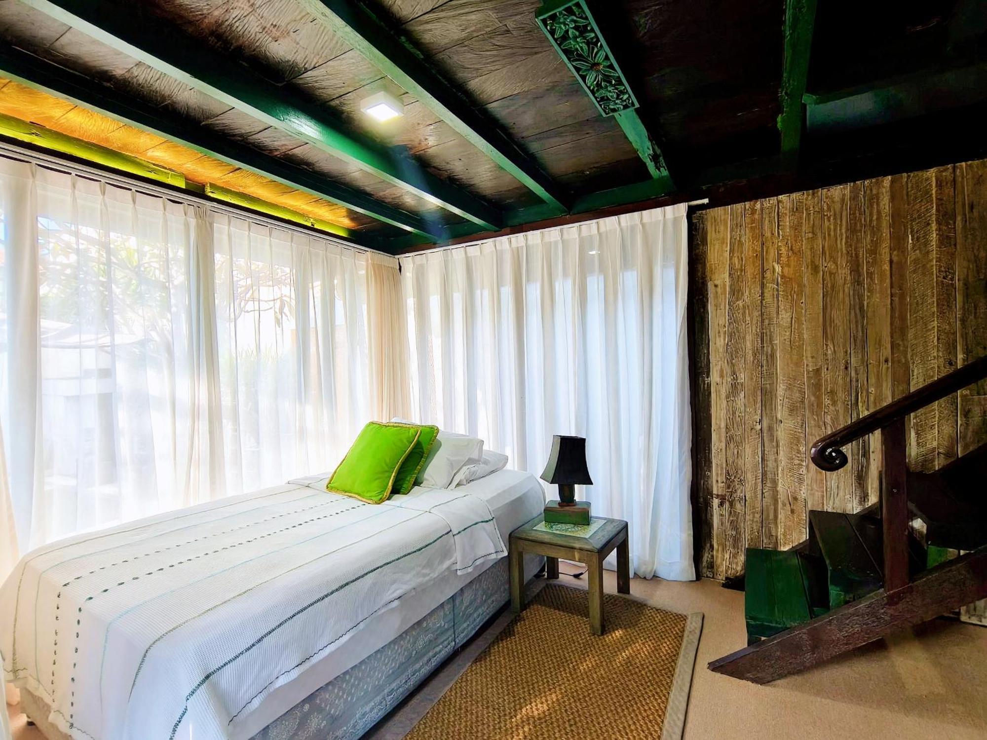 Bed and Breakfast Panda Lumbung Санур Экстерьер фото