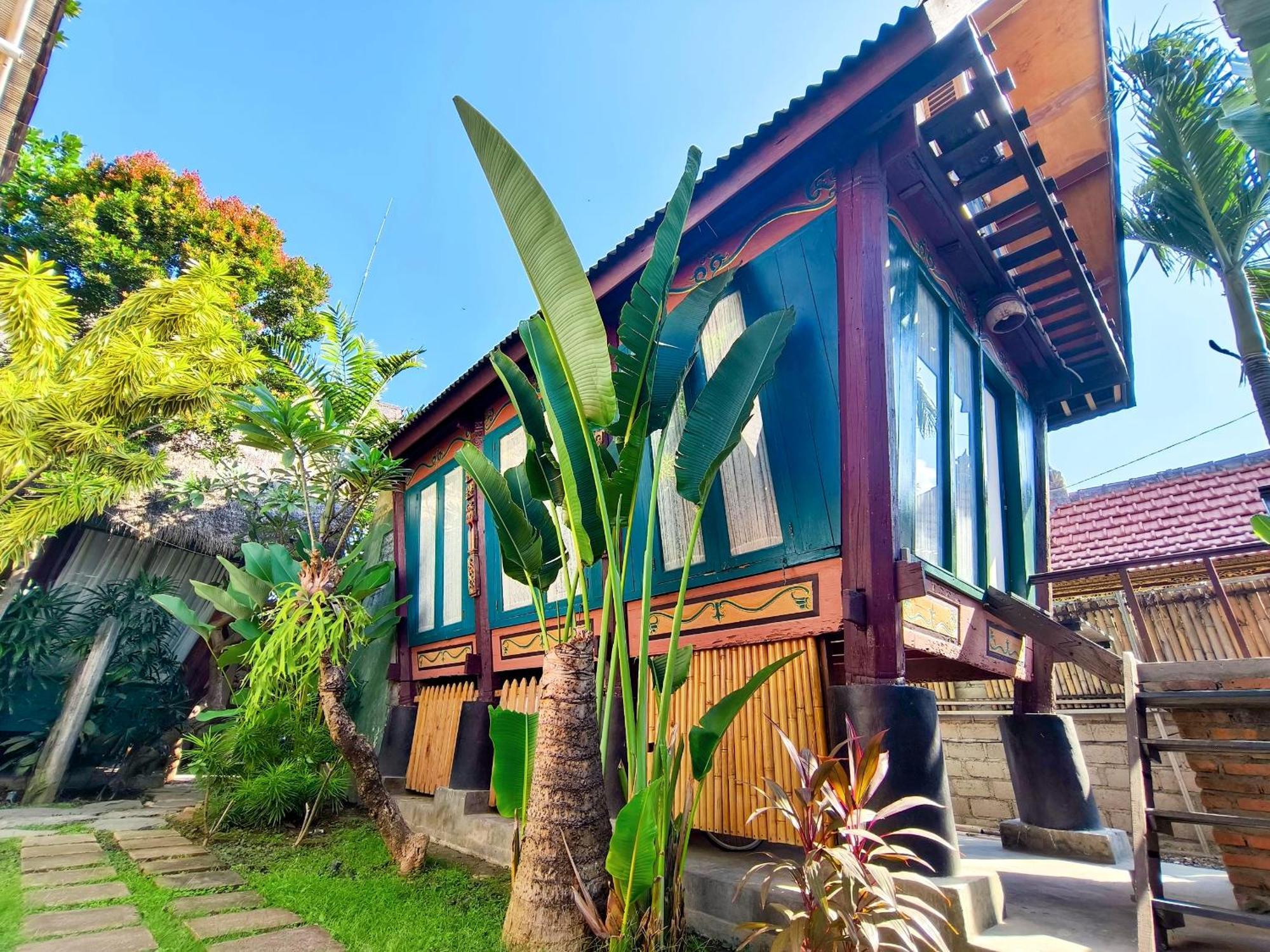 Bed and Breakfast Panda Lumbung Санур Экстерьер фото