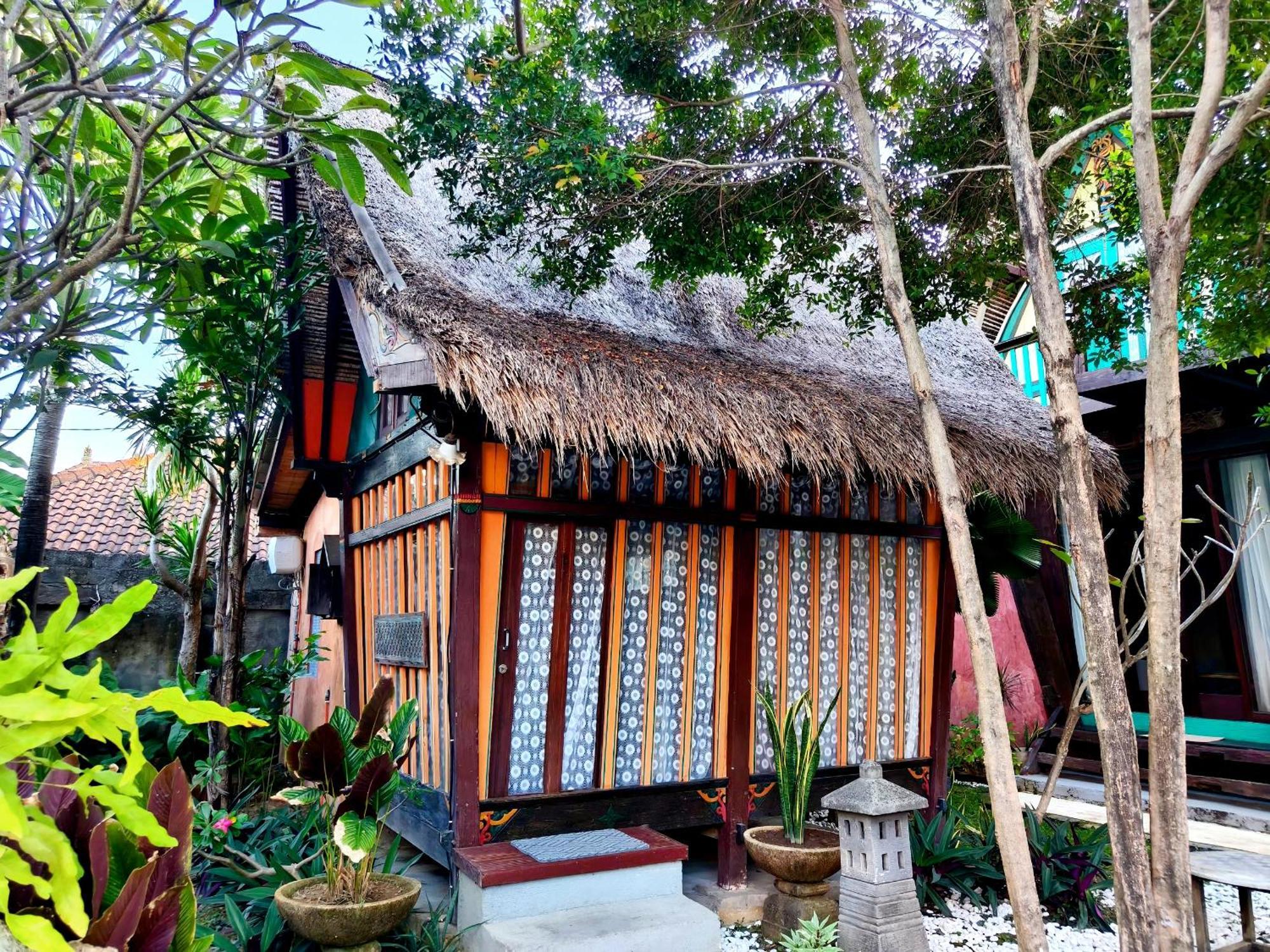 Bed and Breakfast Panda Lumbung Санур Экстерьер фото