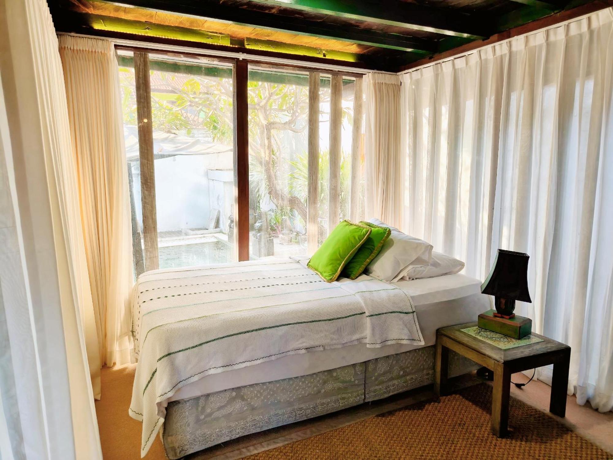 Bed and Breakfast Panda Lumbung Санур Экстерьер фото