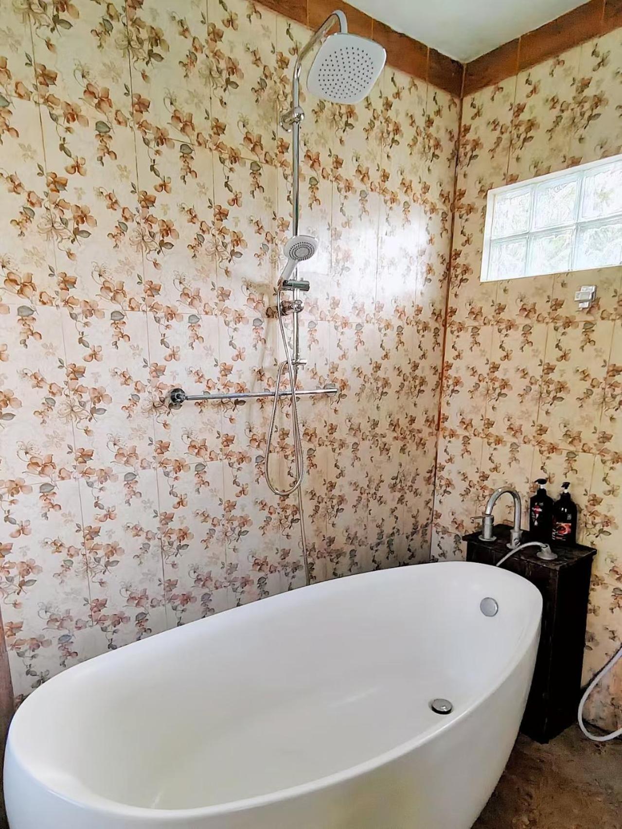 Bed and Breakfast Panda Lumbung Санур Экстерьер фото